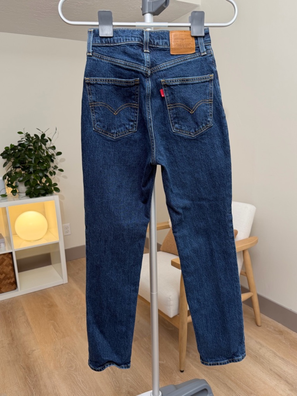 Women’s | Levi’s Premium 70s High Slim Straight Jeans, Dark Wash | Size 25 - Picture 5 of 11